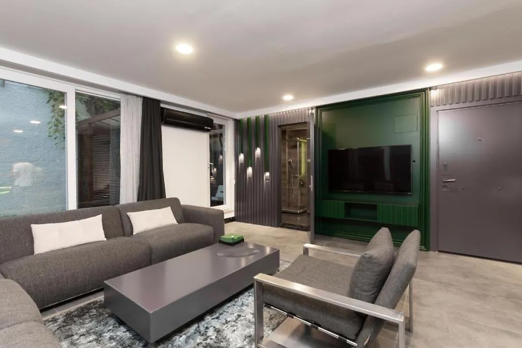 Denize 200M Sehir Merkezi Bahce Dubleks Antalya