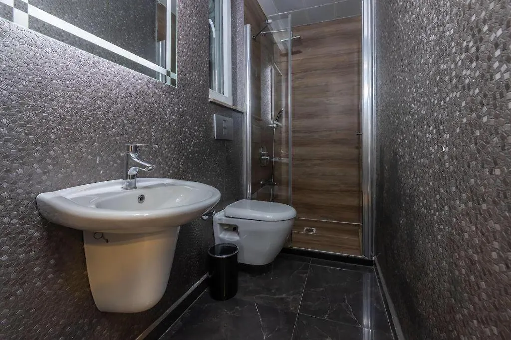 Denize 200M Sehir Merkezi Bahce Dubleks Antalya Appartement