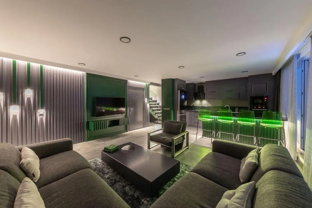 Denize 200M Sehir Merkezi Bahce Dubleks Antalya Apartment