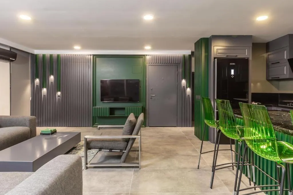 Denize 200M Sehir Merkezi Bahce Dubleks Antalya Apartment