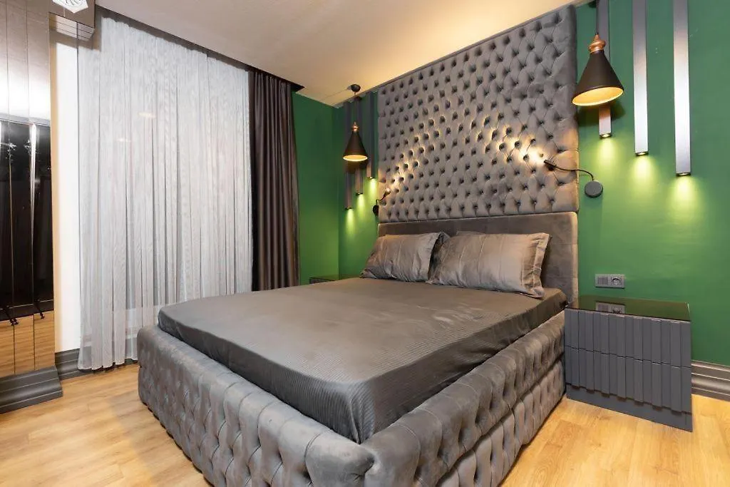 Denize 200M Sehir Merkezi Bahce Dubleks Antalya Apartment